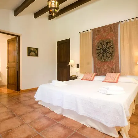 Cala En Porter Sleeps 6 Pool Wifi